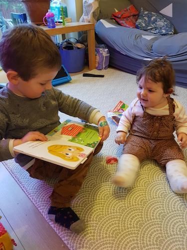 Book Review: I'm Thinking of a Farm Animal by Adam Guillain, Charlotte Guillain & Lucia Gaggiotti worth £6.99  image
