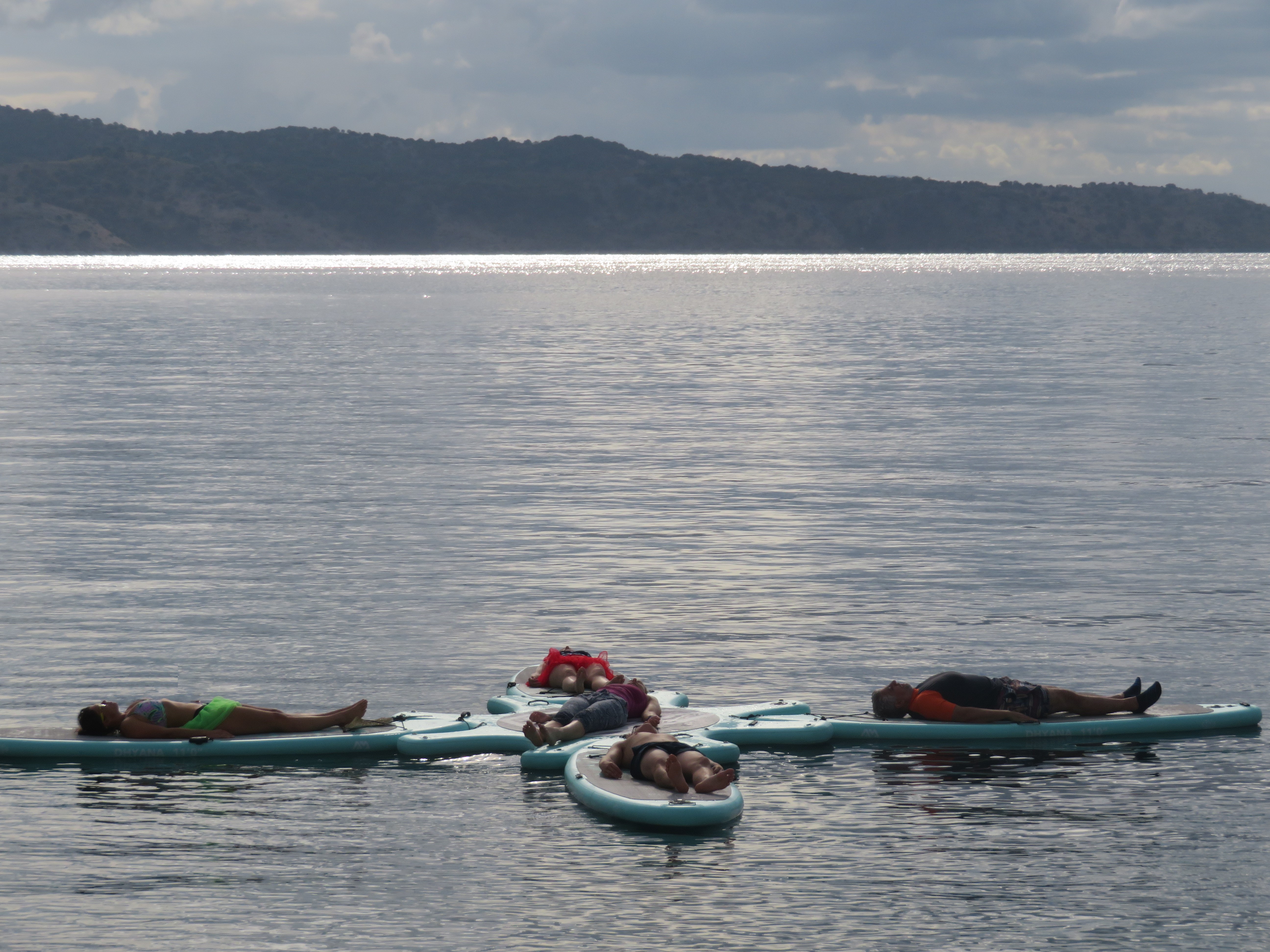 Who says standing isn't fun! The benefits of paddle boarding  image