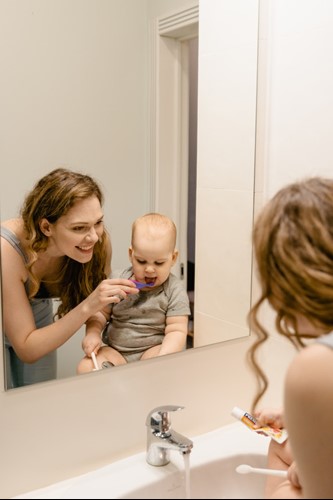 How to Take Care of Your Babies’ First Teeth  image