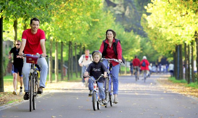 How to Enjoy the Ultimate Family Cycling Holiday  image