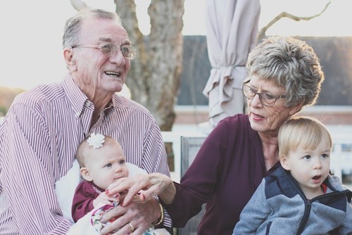 How to Better Include your Child’s Grandparents in their Lives  image