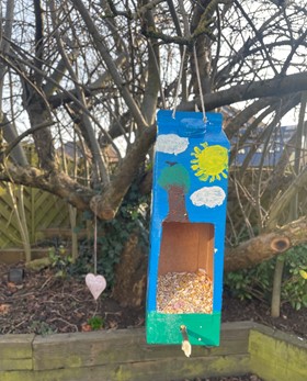 Spring Craft: Homemade Bird Feeder  image