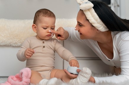 A Parent’s Guide to Nurturing Healthy Skin from the Very First Months  image