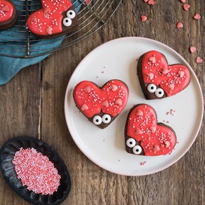 Valentine's Day Recipe: Love Bug Biscuits  image