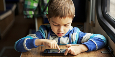 5 reasons why toddlers and young children shouldn't be given mobile phones  image
