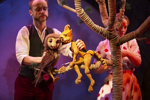 Review: The Owl and the Pussycat; Royal and Derngate  image