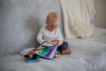 Bilingual Babies  - When is the Best Time to Introduce a Second Language?  image